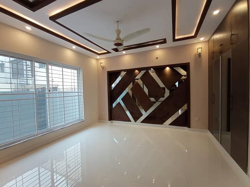 10 Marla Lavish House For Sale In Rafi Block Bahria Town Lahore 15