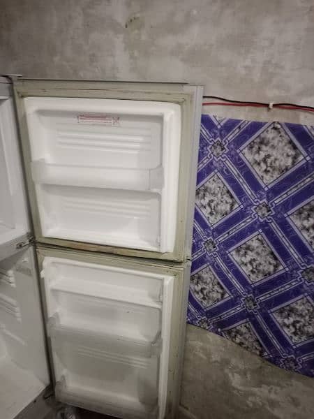 PEL medium size original compressor K sath fridge neet And clean 2