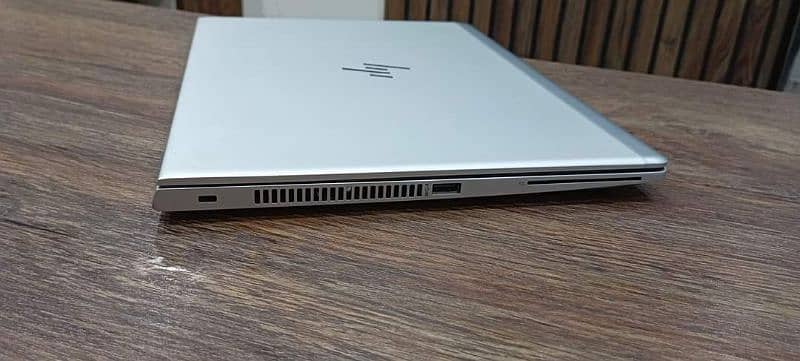 Hp EliteBook 830 G5 Core-i7 8th Generation with Hp New Logo 1