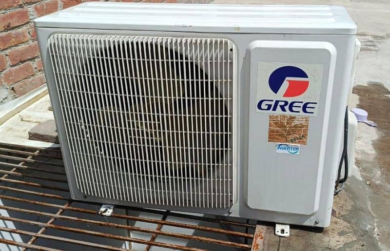 GREE INVERTED AC 1.5 TON ONE HAND USED ONLY 2