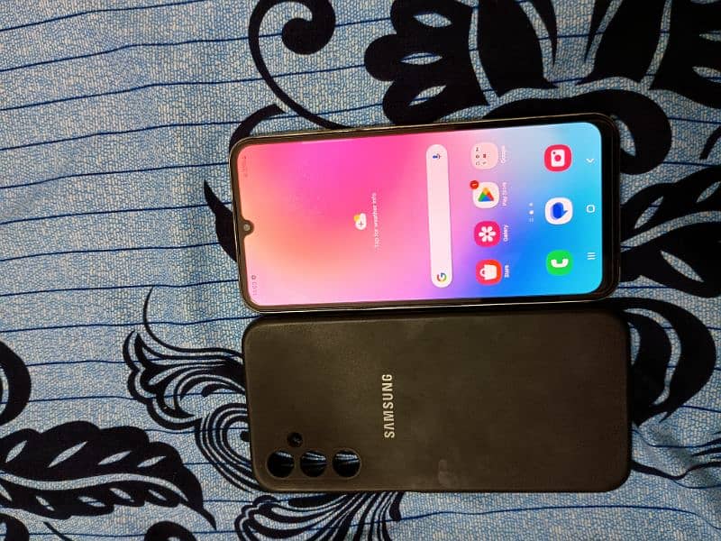 Samsung a24 6/128 with accessories 0