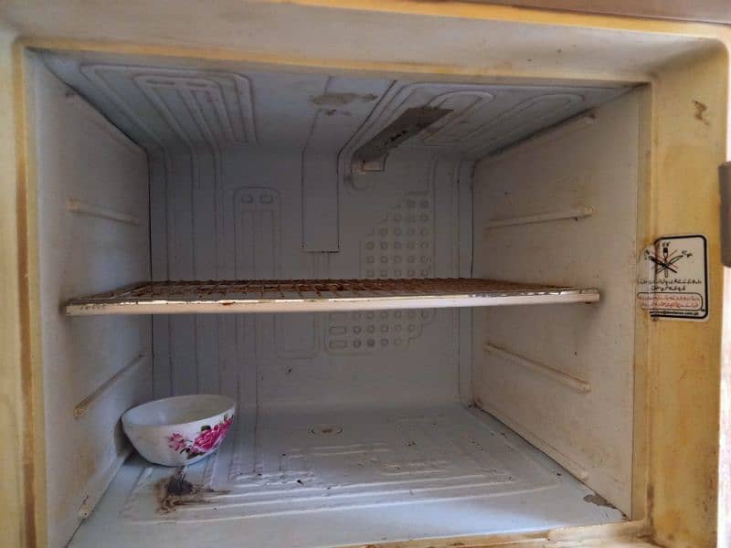 Dawlance Refrigerator Used condition 2