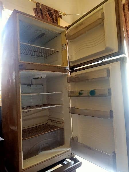 Dawlance Refrigerator Used condition 4