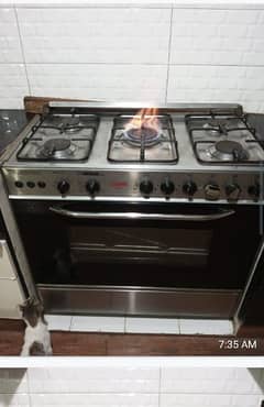 Care (brand) otomatic gass and electric oven in good condition.