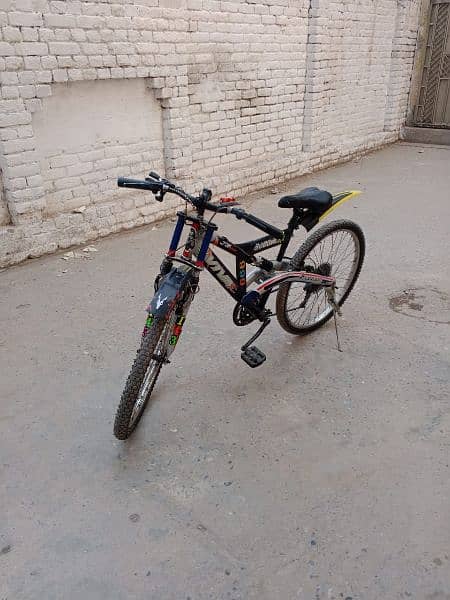 Mountain bicycle is in good condition for Sale 3