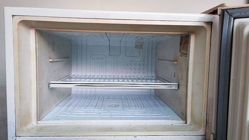 DAWLANCE FRIDGE FOR SALE 9