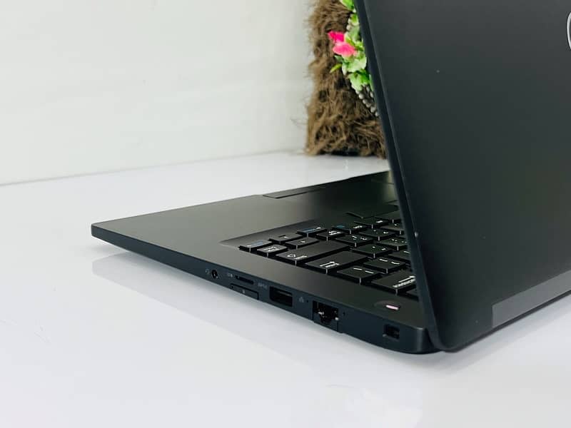 dell 7490 core i7 8th generation -Quard core - lush condition 5