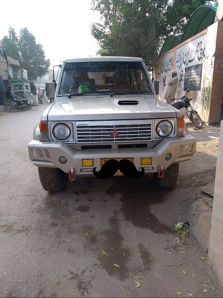 Mitsubishi Pajero 1988 0