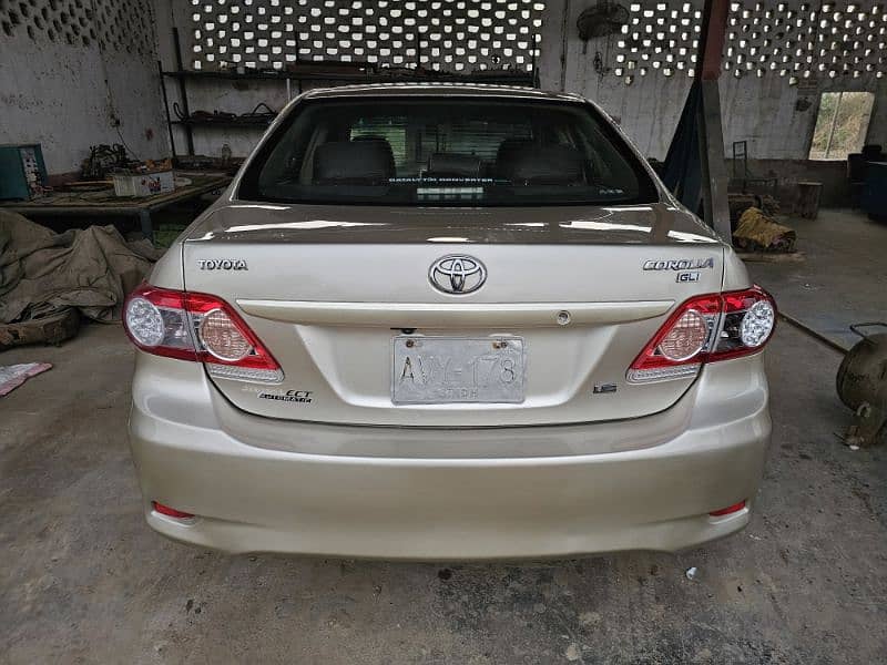 Toyota Corolla GLI 2011 3