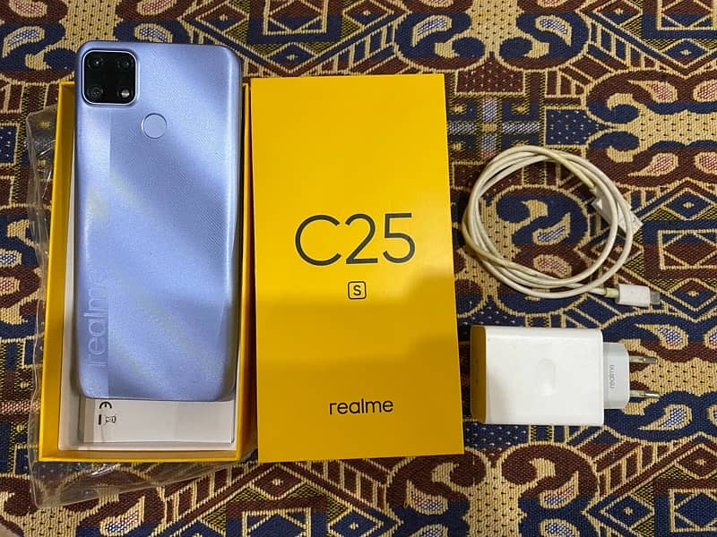 Realme C25 0