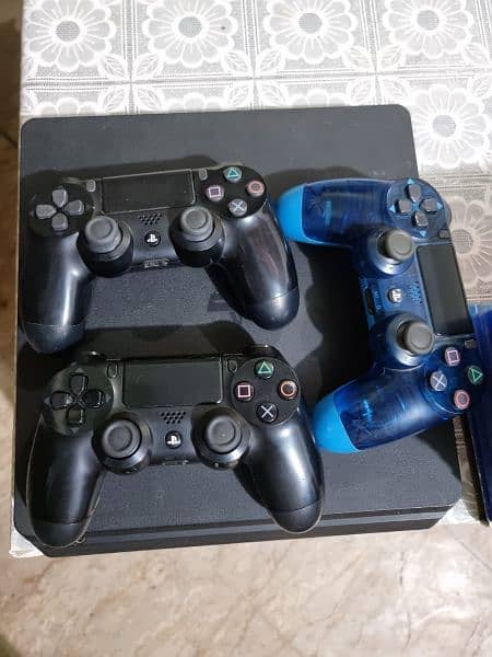 PlayStation 4 with 13 Games 1