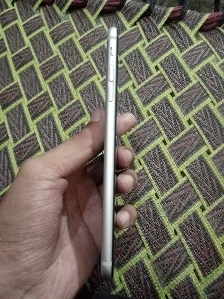 iPhone 6 plus 64gb only for parts 4