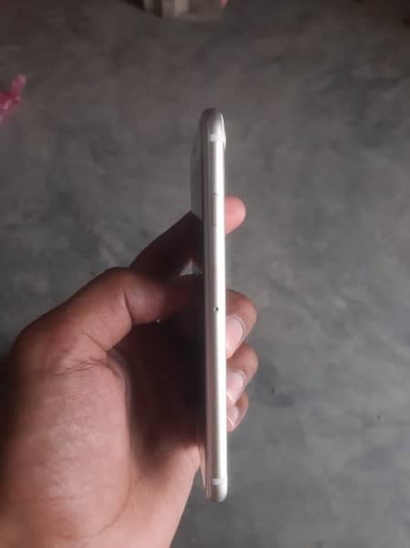 I phone 7 PTA 128 gb no issue just battery change hy or Sath box hy 0