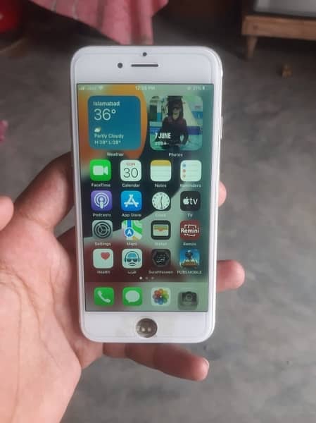 I phone 7 PTA 128 gb no issue just battery change hy or Sath box hy 2