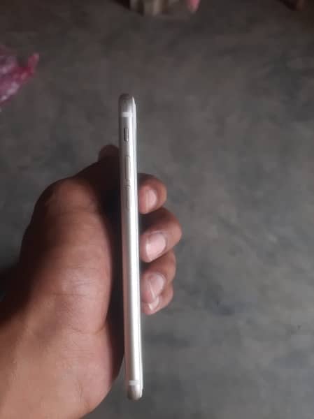 I phone 7 PTA 128 gb no issue just battery change hy or Sath box hy 5