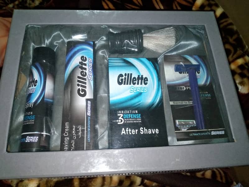 GILLETE SHAVING KIT 0