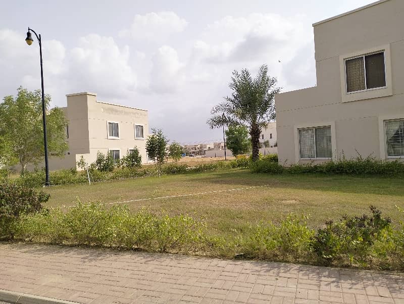 precinct 35,4bedroom park face villa available for sale in bahria Town Karachi 0