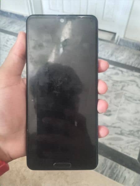 Sharp Aquos R5 0