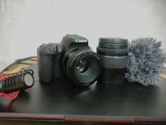 Canon 200D DSLR with 50mm portrait lens 0