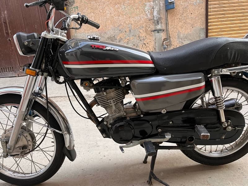 Honda 125 (Exhg 22,23 model) 2