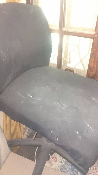 complete pc with table and chair urgent sale 6