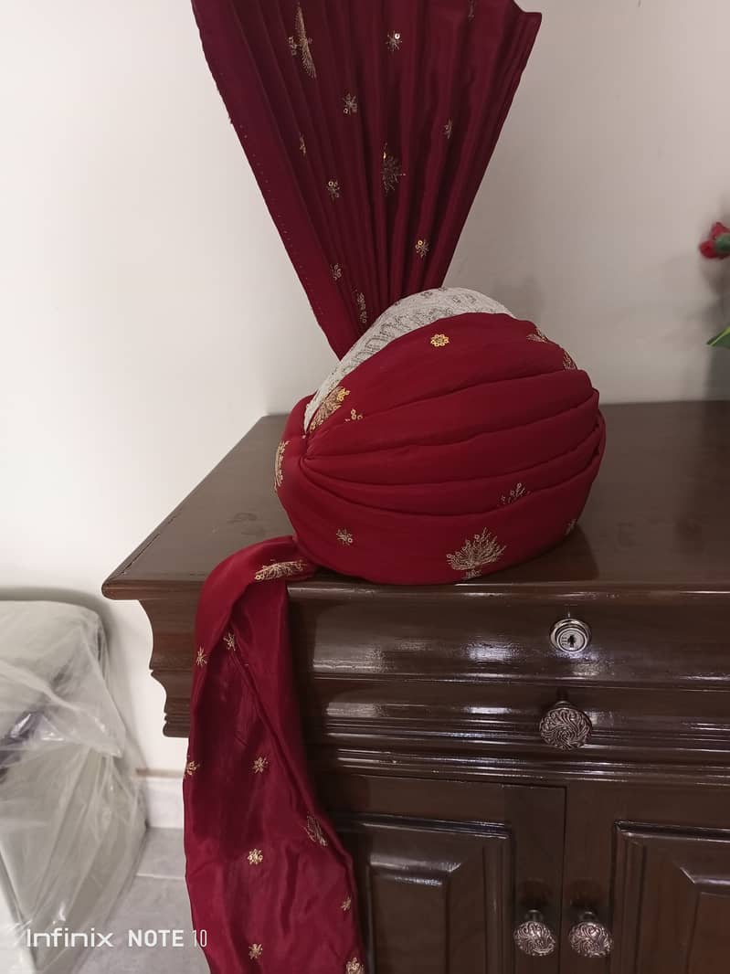 Groom sherwani with matching qulla and khussa in new condition 3