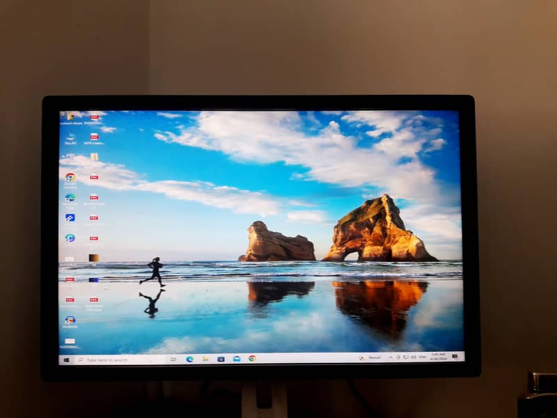 Dell Led 24 inch (Like New Condition) 0