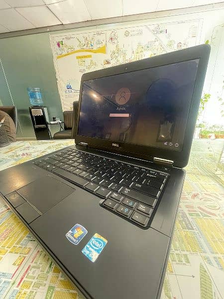 Lap top for sale  i5 generation 8ram 250 SSD Hard 2