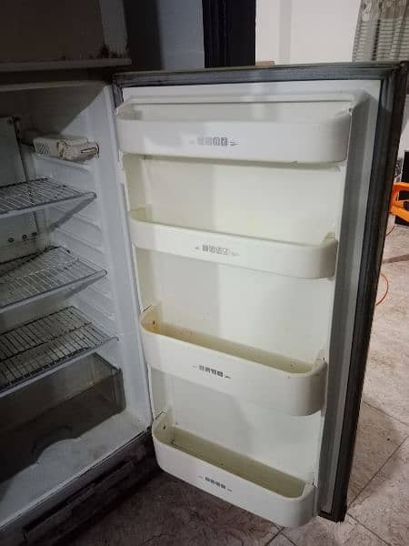 Dawlance fridge full size working condition 3