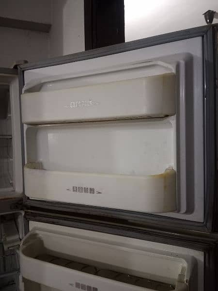 Dawlance fridge full size working condition 5