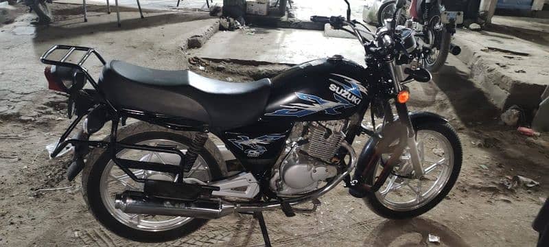 Suzuki Motorcycle GS 150CC 2