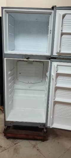 dawlance fridge l. v. s MODEL