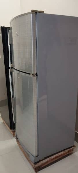 dawlance fridge l. v. s MODEL 6