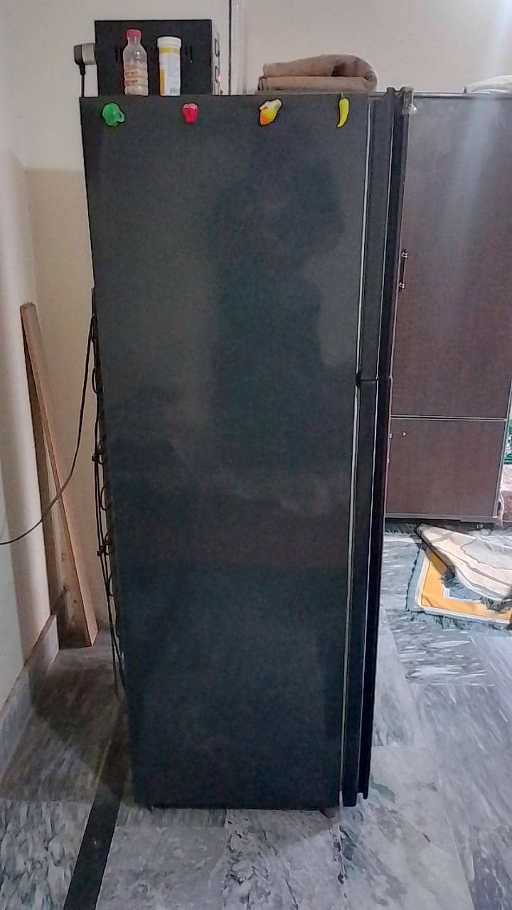 Well-Maintained Refrigerator for sale! 1