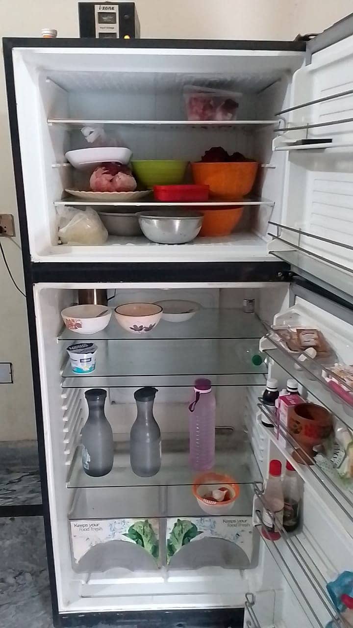Well-Maintained Refrigerator for sale! 4
