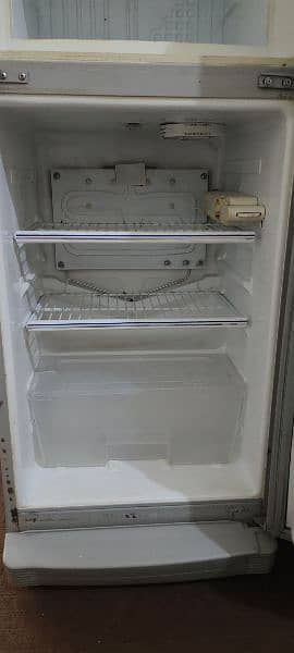 Dawlance Fridge to sell 1