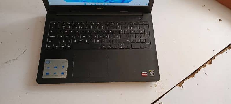 Dell i5 4th 4gb ram 128 SSD amd graphics card 3