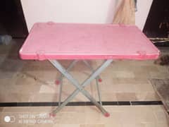 Table foldable in good condition 0