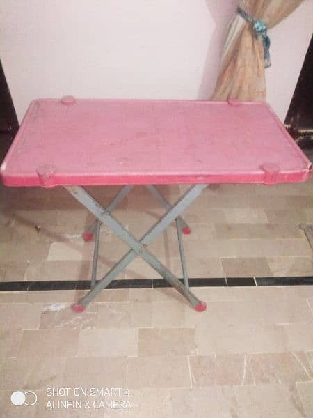 Table foldable in good condition 1