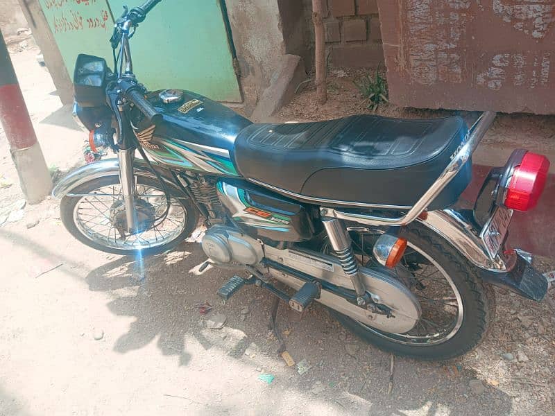 honda 125 black 1