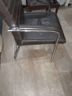Two vistor chairs like a brand new (03004988994)