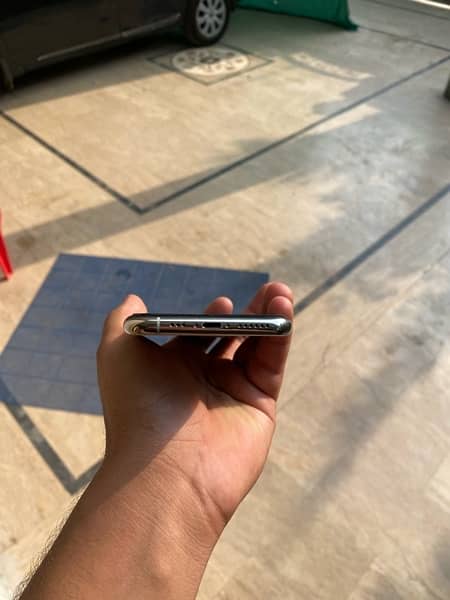 IPHONE 11 PRO PTA WITH BOX CHARGER 4