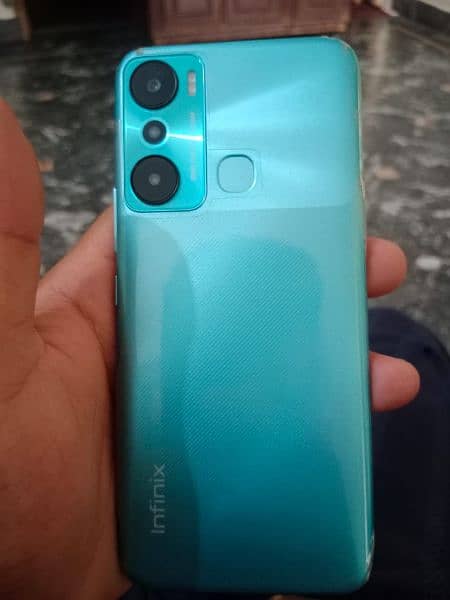infinix Hot 20 i 8/128 10 by 9.5 condition 2