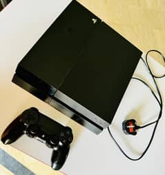 PS4 in very good condition for sale