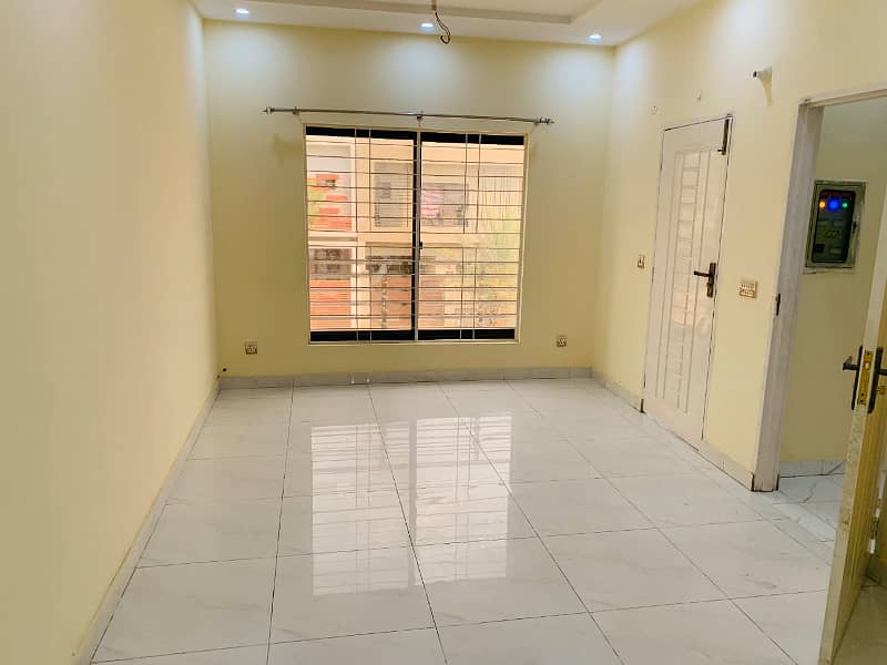 7 Marla Beautiful House Available For Rent In lake City Sector M7A 10