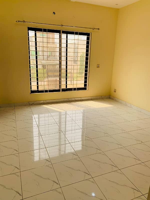 7 Marla Beautiful House Available For Rent In lake City Sector M7A 33