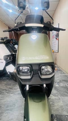 HI SPEED Electric Scooty  Motor 1200WATT  For Sale