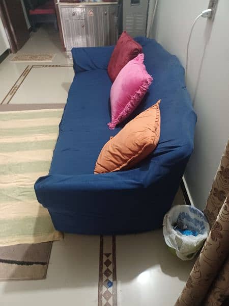 Sofa for urgent sale 3