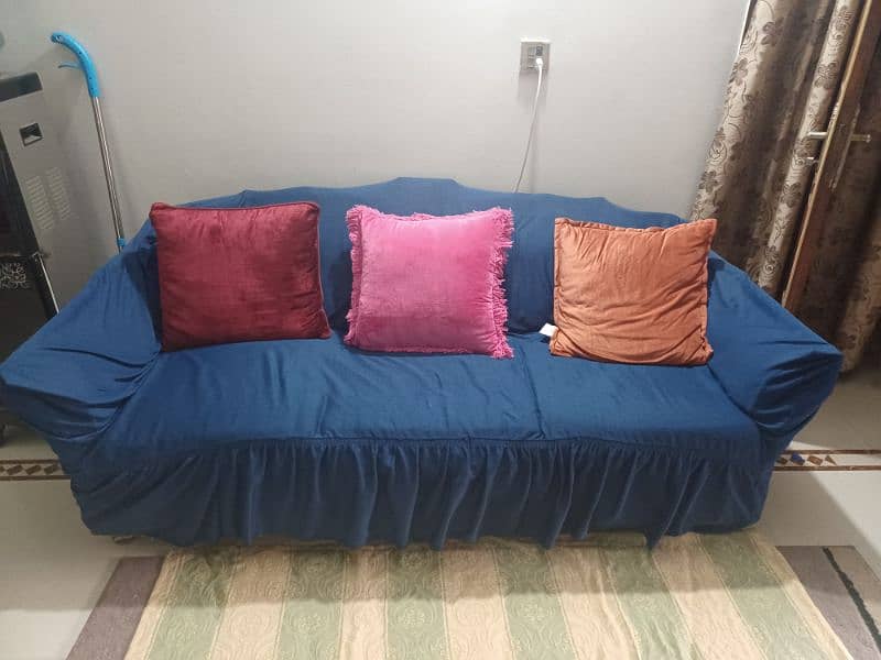 Sofa for urgent sale 4