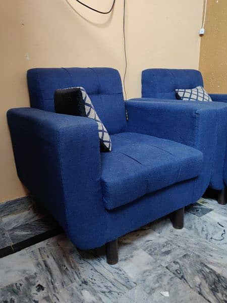 5 seater sofa set slightly used in good condition 2